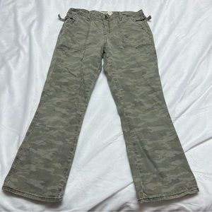 Women’s army camo Anthropologie pants